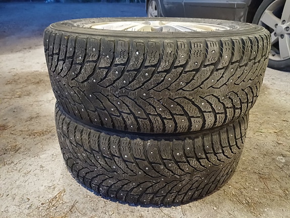 2 kpl Nokian Hakkapeliitta 9 nastarenkaita 215/60R16