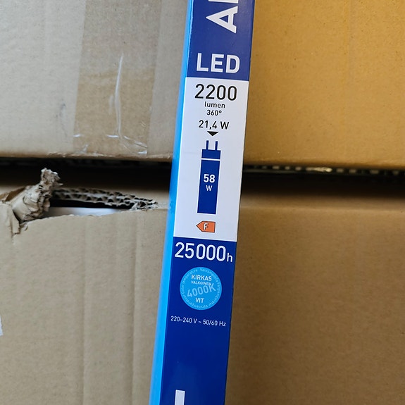 LED-putkia. Malli Airam T8 1500 840, G13, 4000K, 2200lm (8x20kpl)