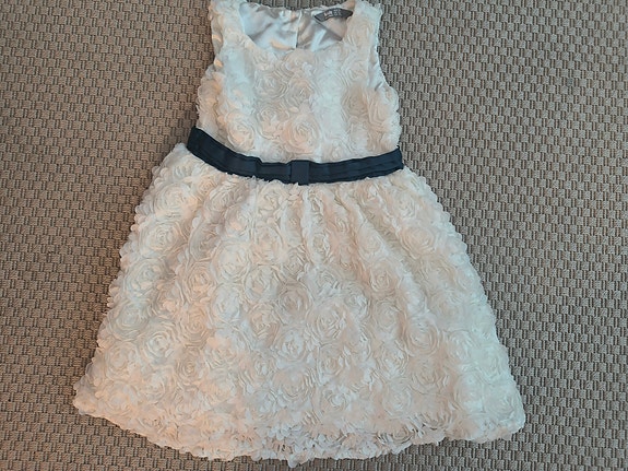 Lindex juhlamekko, 116