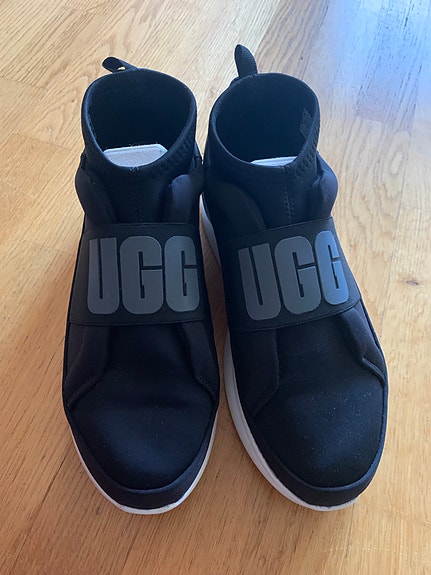 UGG Tennarit Koot 39 Musta