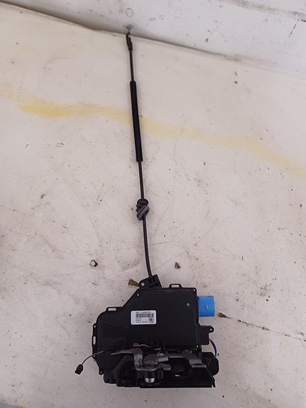 Skoda Octavia 2010-13 1.6 TDI Oven lukko oikea taka 7L0839016D