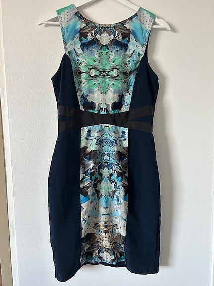 MUUTTOMYYNTI! Dorothy Perkins Navy Floral Panel Dress S/XS