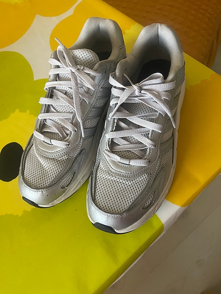 Miehen kengät koko 41-42