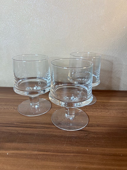 Iittala Romantica -sarjan viinilaseja 3 kpl
