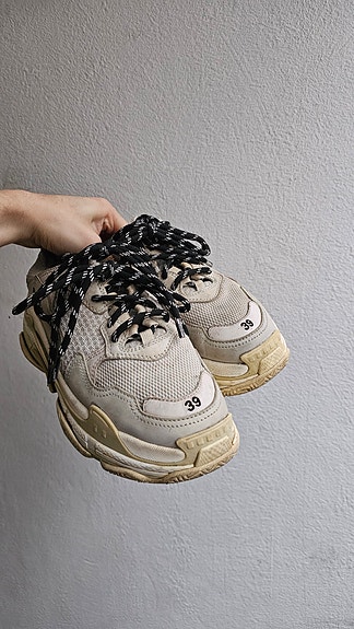 balenciaga triple s
