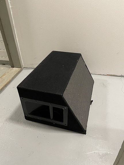 2x10' kulmakaappi 8 ohm orangen kaiuttimilla