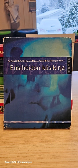Ensihoidon käsikirja