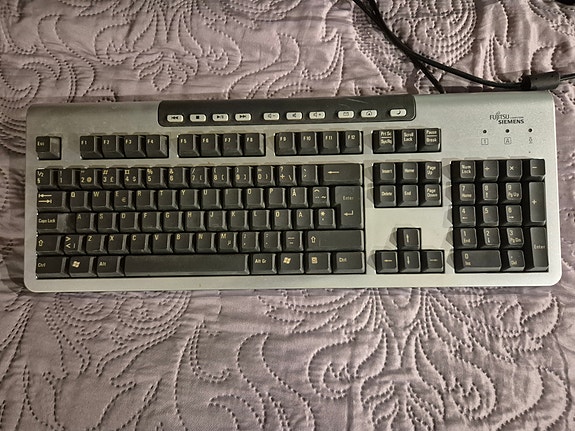 Fujitsu Siemens Näppäimistö