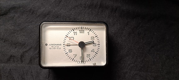 Junghans euro quartz herätyskello