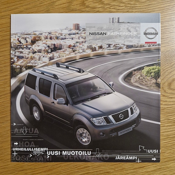 Nissan Pathfinder -esite 2010