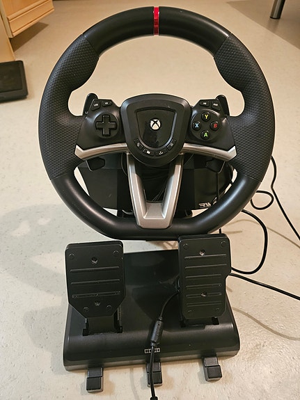 Xbox ja PC  Racing Wheel ohjauspyörä ja polkimet
