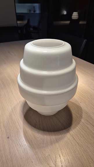 Design-maljakko Grand Vase Ruche, opaalilasi