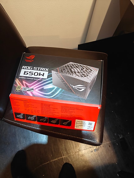 ASUS ROG Strix 650W Virtalähde