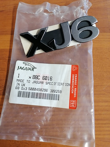 Jaguar xj6 merkki. BBC6016