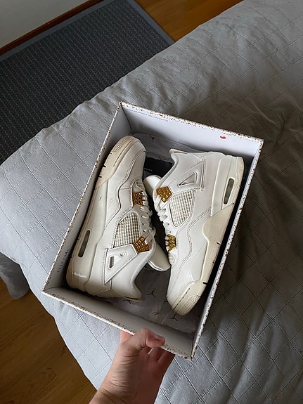 Nike air Jordan 4 aidot