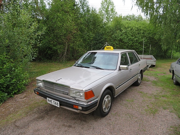 Nissan Cedric osia