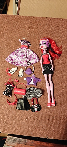 Monster High nukkeja