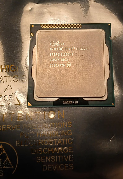 Intelin Prosessori (i3-3220)