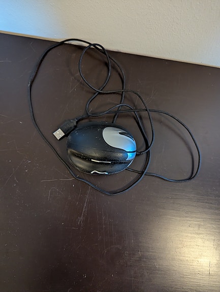 Vasemman käden ergonominen hiiri