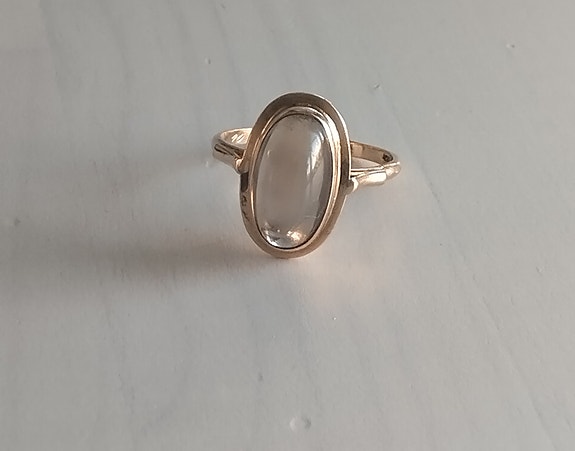 Kultainen kivisormus koko 19mm