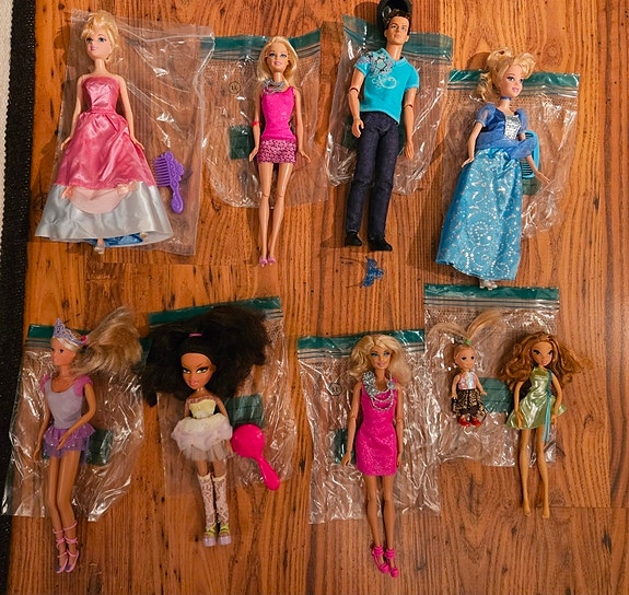 Barbie, Ken, Steffi nukkeja