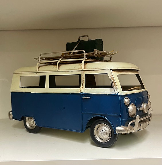 🚌 Käsintehty VW Kleinbus (T1) – Sinivalkoinen Retropakettiauto! 💙