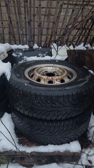 Nokian nastarenkaat vanteilla 225/75/16c  5x130 Fiat ducato 4kpl.