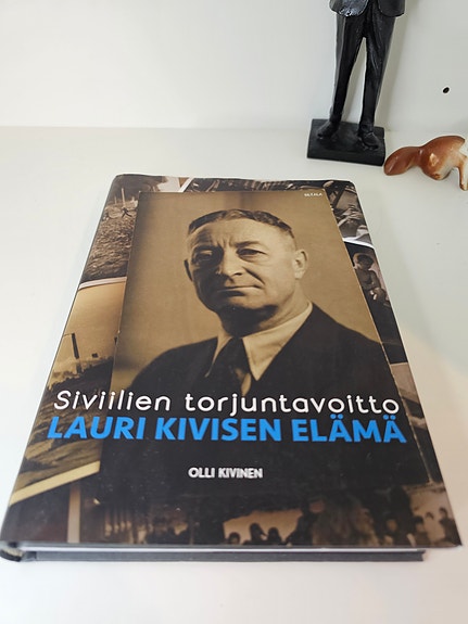Olli Kivinen: Siviilien torjuntavoitto, Lauri Kivisen elämä