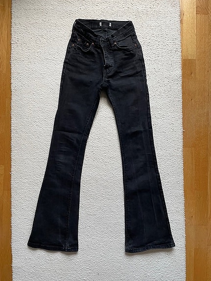 Gina Tricot farkut levenevät lahkeet 34