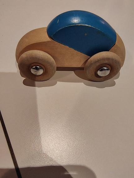 Puinen auto