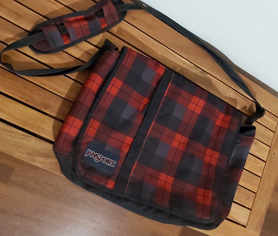 JanSport olkalaukku