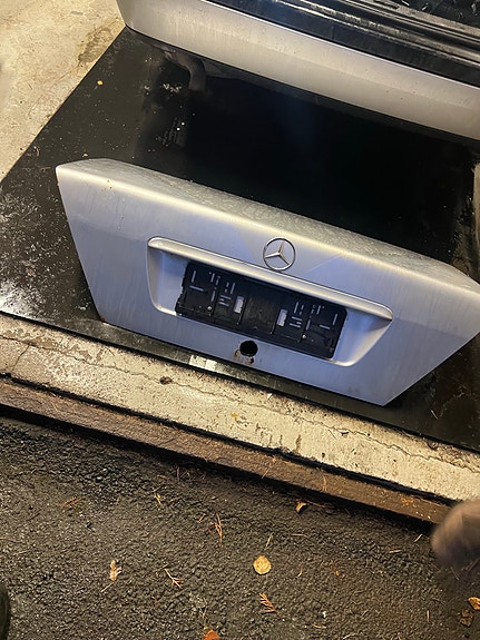 Mb c180 peräkontin luukku