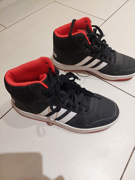Erinomaisen siisti kunto, Adidas 39 1/3