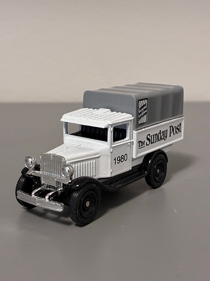 Oxford Die-Cast Ford The Sunday Post