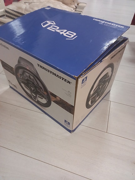 T248 thrustmaster ratti ja polkimet