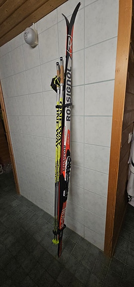 Rossignol perinteiset sukset ja One way sauvat