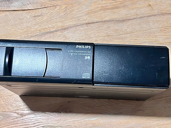 Philips 6-cd vaihtaja RC026