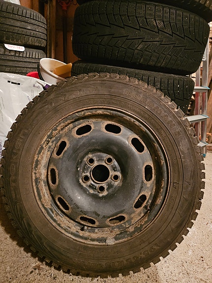 Nastarenkaat 195/65R15 5x100
