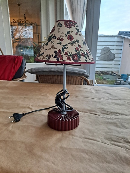 Pöytävalaisin