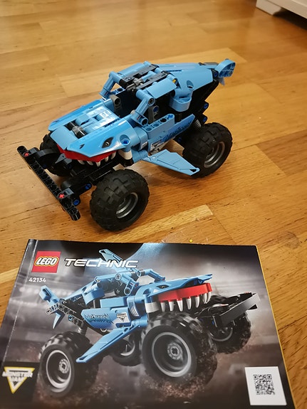 Lego Monster Jam Megalodon