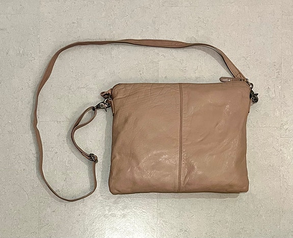 Depeche, beige olkalaukku / cross body nahkaa, n. 35 cm x 28 cm