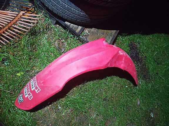 Honda CRF etulokasuoja
