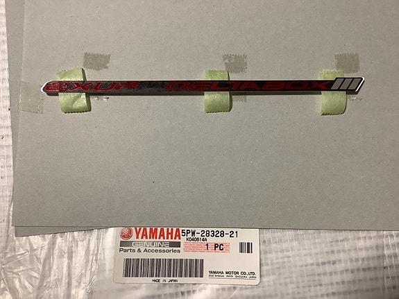 5PW-28328-21  YAMAHA tunnus YZF-R1