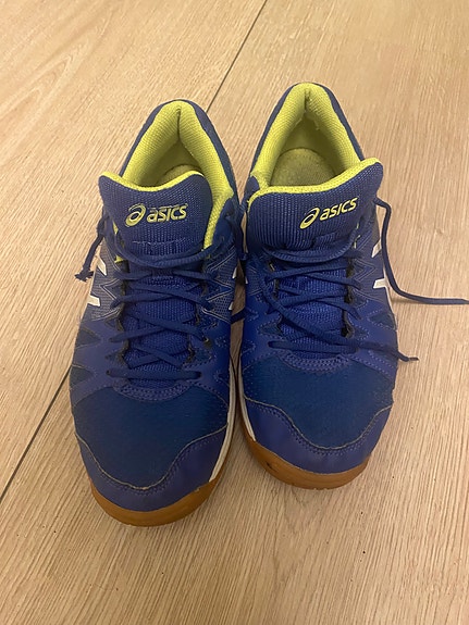 ASICS-treenikengät (ASICS Training Shoes)