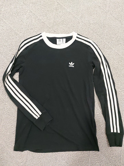Adidas Originals musta naisten trikoopaita, koko XS/34