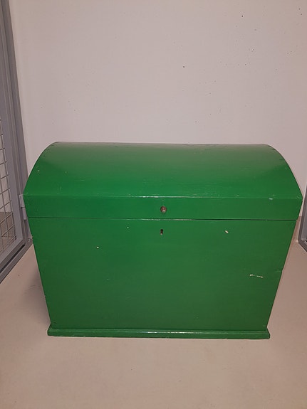 Vanha puinen arkku