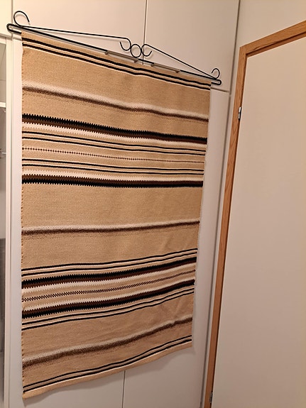 Vanha raanu rautapidikeellä.