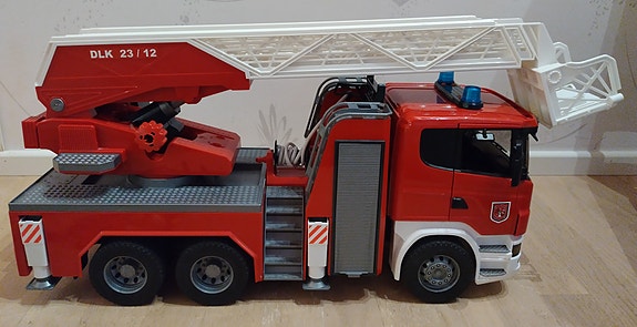 Iso Bruder Scania Super paloauto