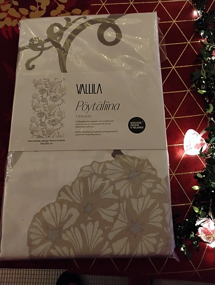 Vallila uusi pöytäliina 145x250 cm