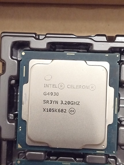 Intel Celeron G4930